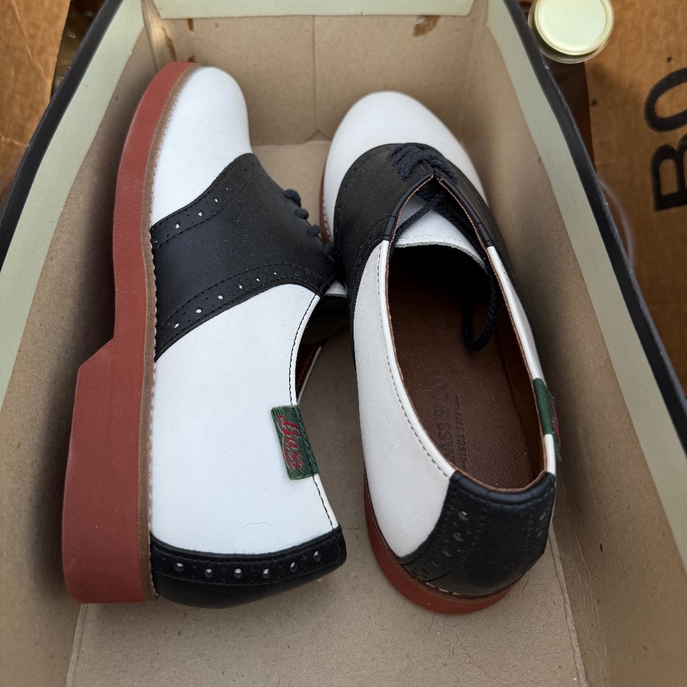 Uniform Bass Saddle Shoes  Size 8 - Picture 4 of 4
